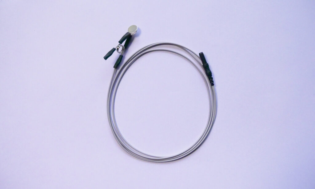 Single ear-clip sensor (flat solid silver) - Neurofeedback ...